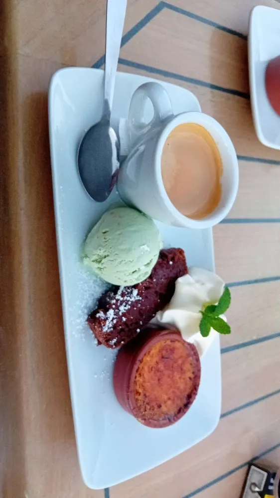 Café Gourmand